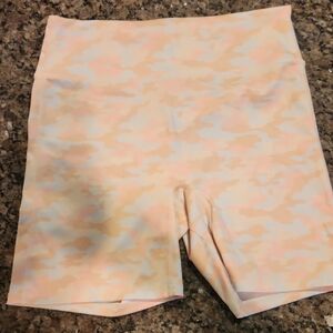 Fabletics Motion365+ Camouflage Shorts in Peach and Cream